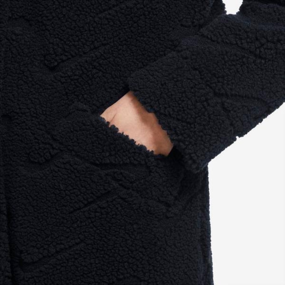 Nike Women’s Loose Fit SZ.M Sherpa Fleece Black Coat - Picture 4 of 13